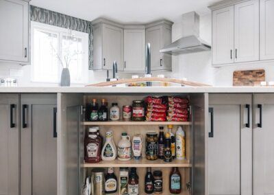 Timeless gray kitchen