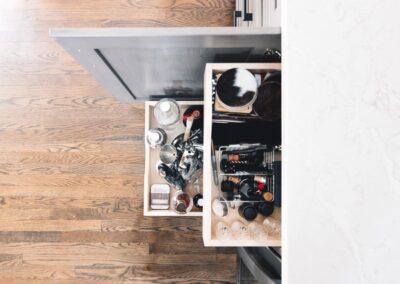 Timeless gray kitchen